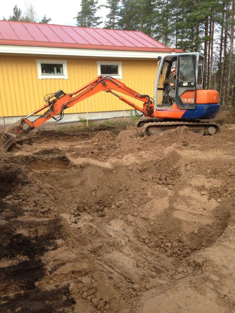 Höstens urgrävningar för poolen.